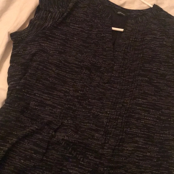 Black flutter dress - Picture 2 of 3